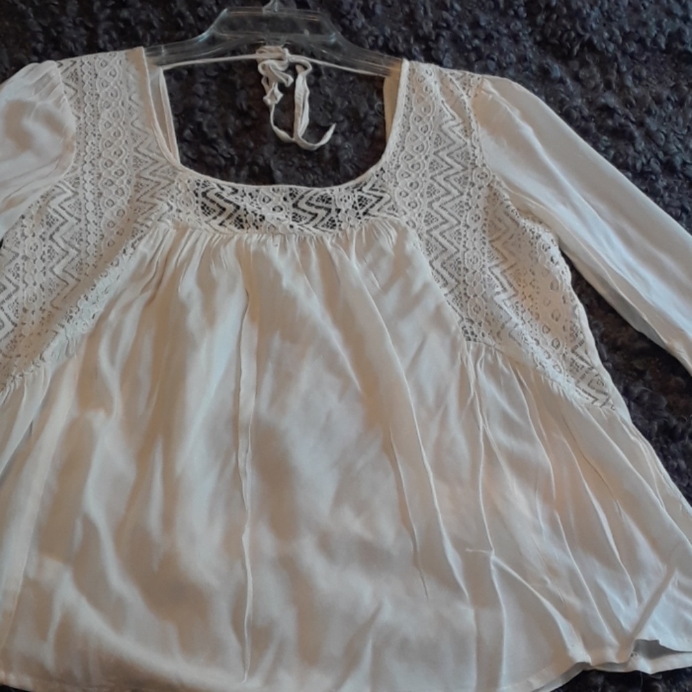 Pretty cream top